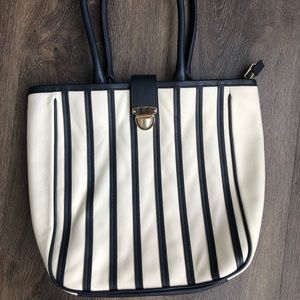 Beautiful Nappa 100% leather tote bag. Talbots. New.